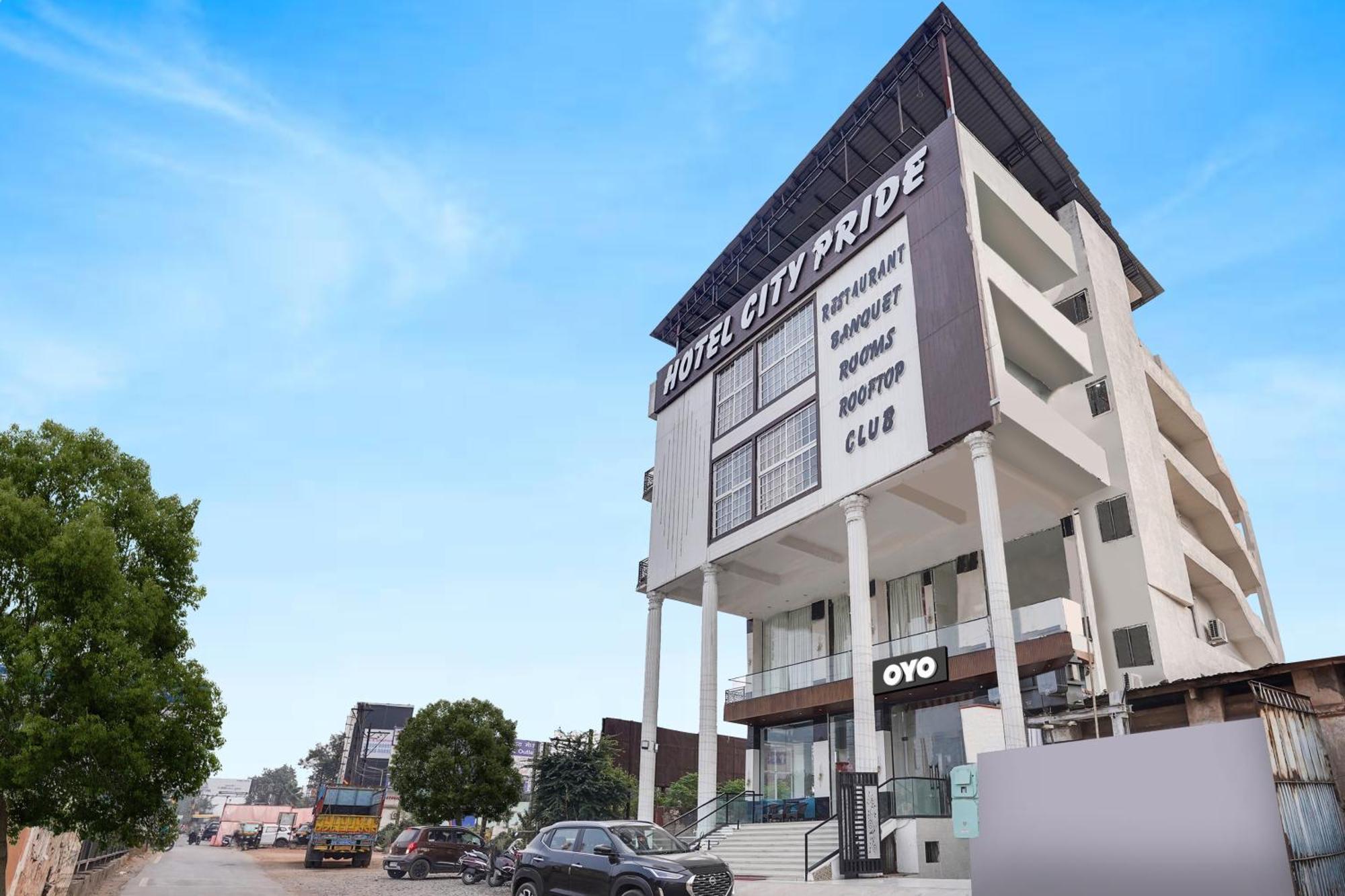 Townhouse Amanaka Formerly Hotel City Pride Rāipur Buitenkant foto