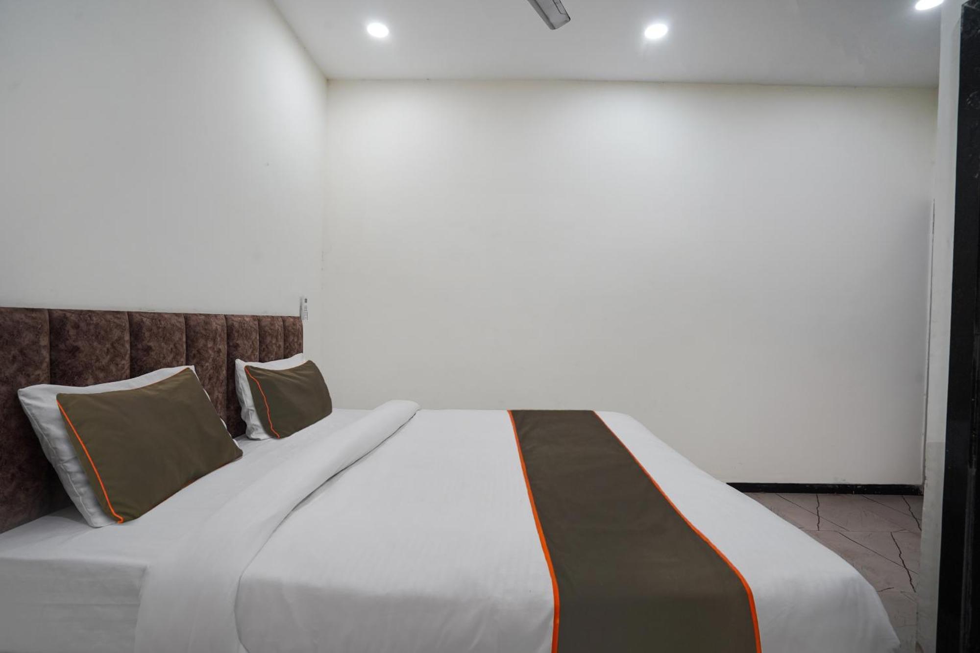 Townhouse Amanaka Formerly Hotel City Pride Rāipur Buitenkant foto