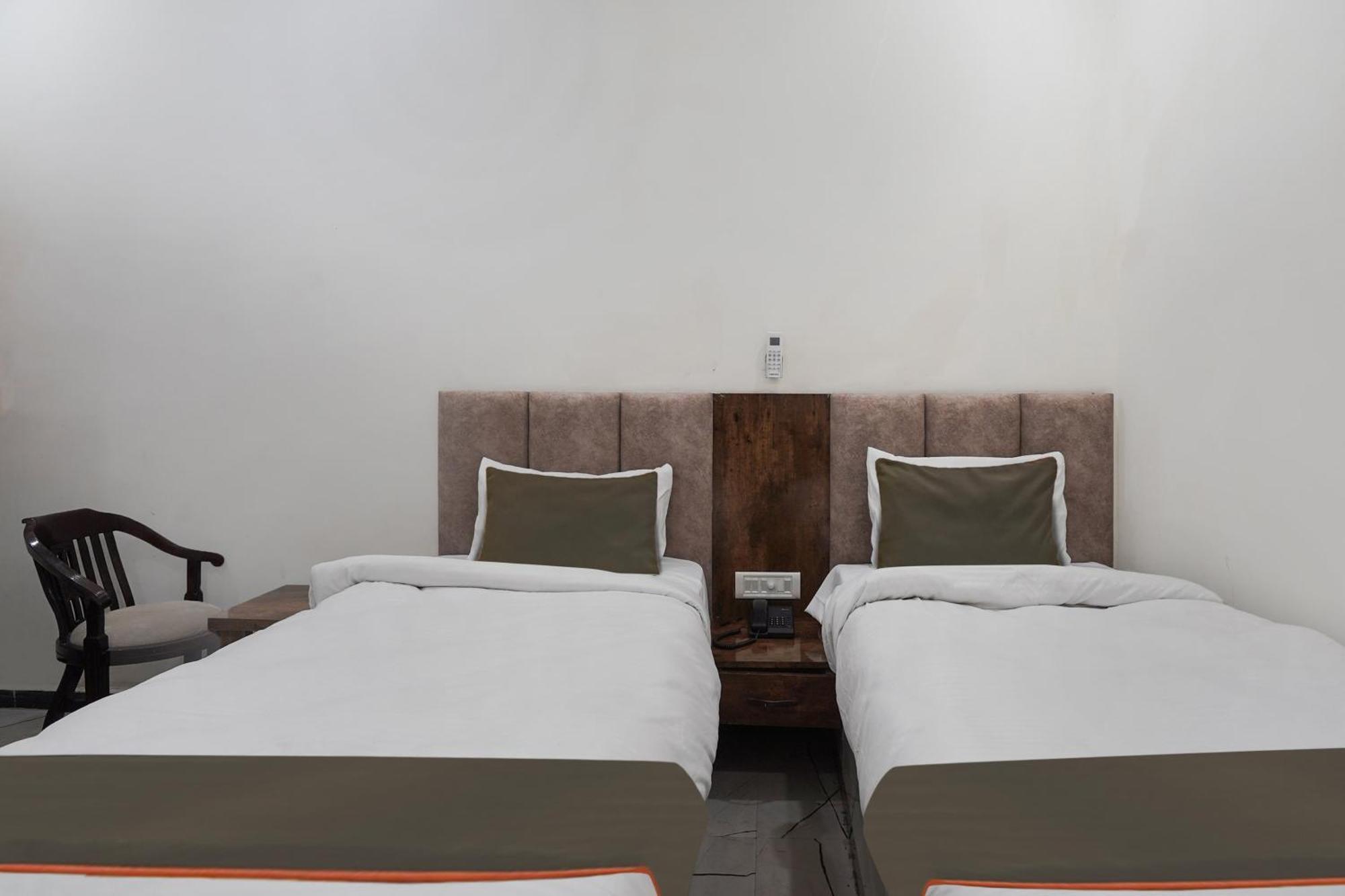 Townhouse Amanaka Formerly Hotel City Pride Rāipur Buitenkant foto